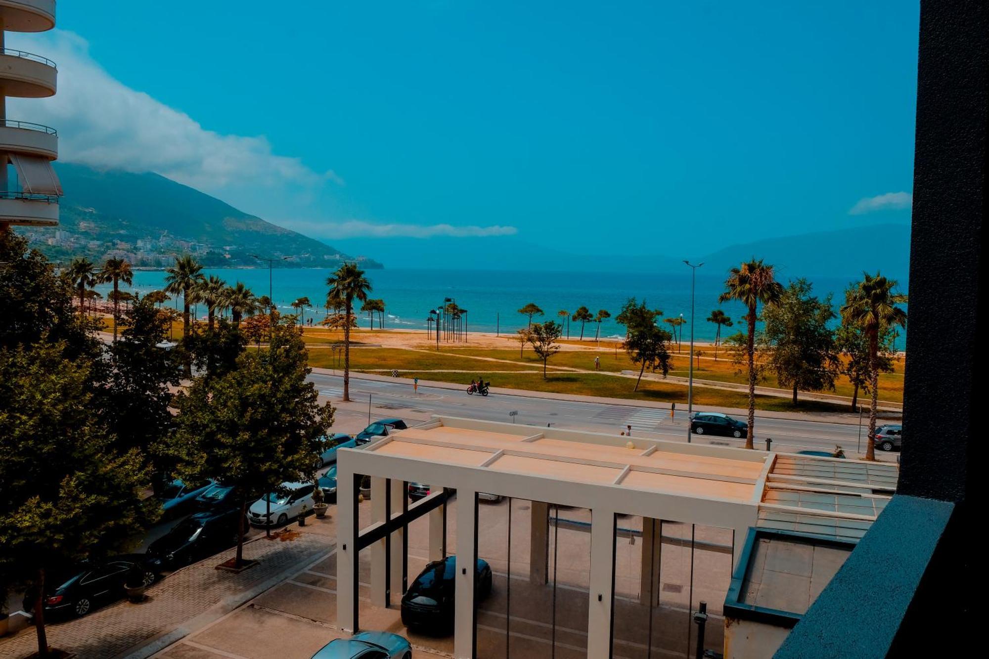 Laid Hotel Vlorë エクステリア 写真