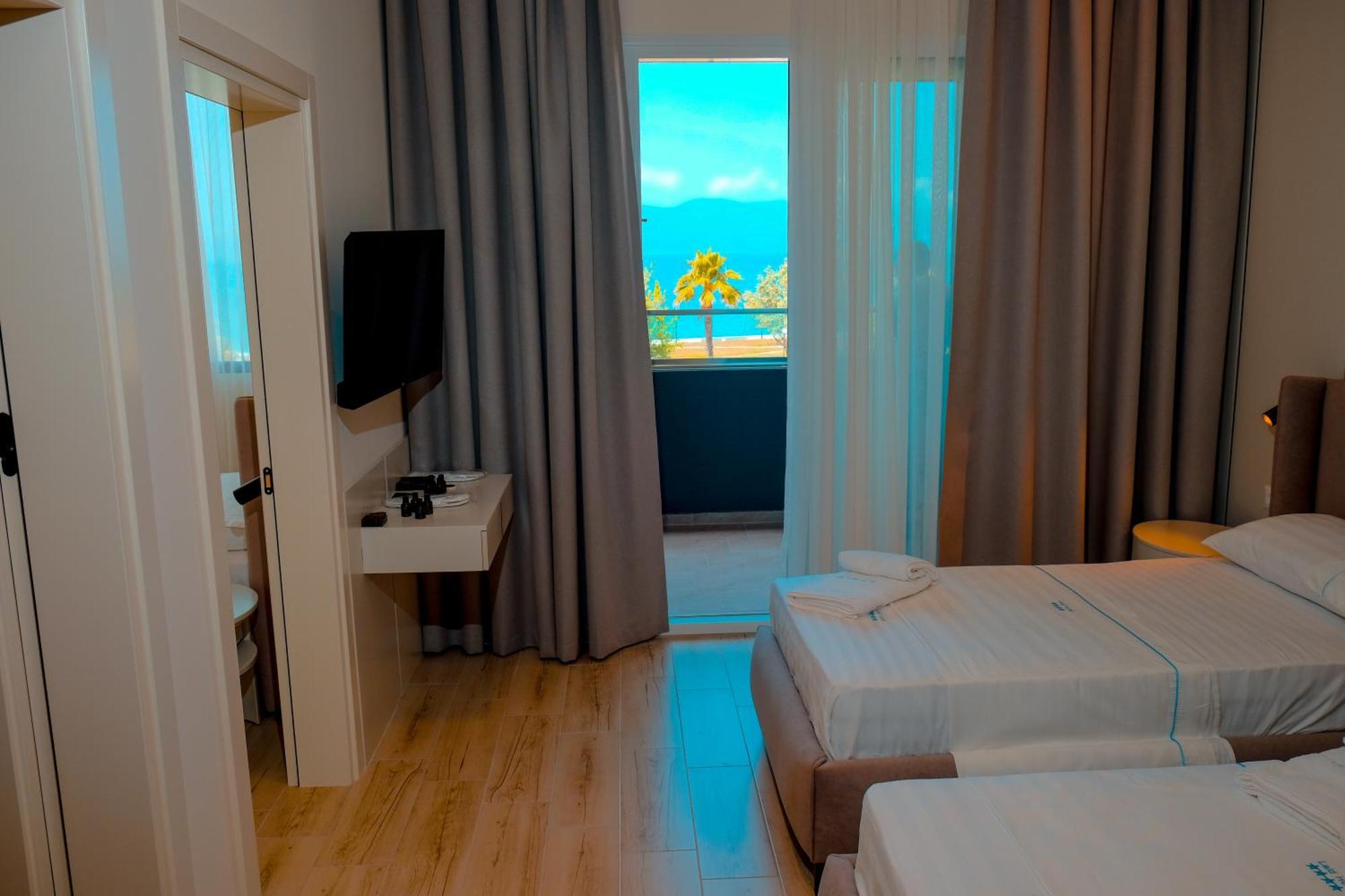 Laid Hotel Vlorë エクステリア 写真