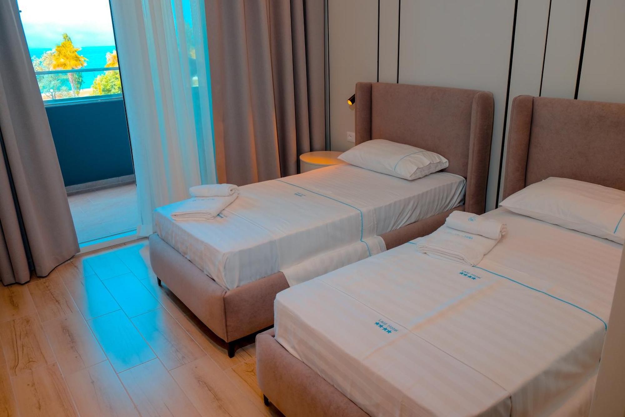 Laid Hotel Vlorë エクステリア 写真