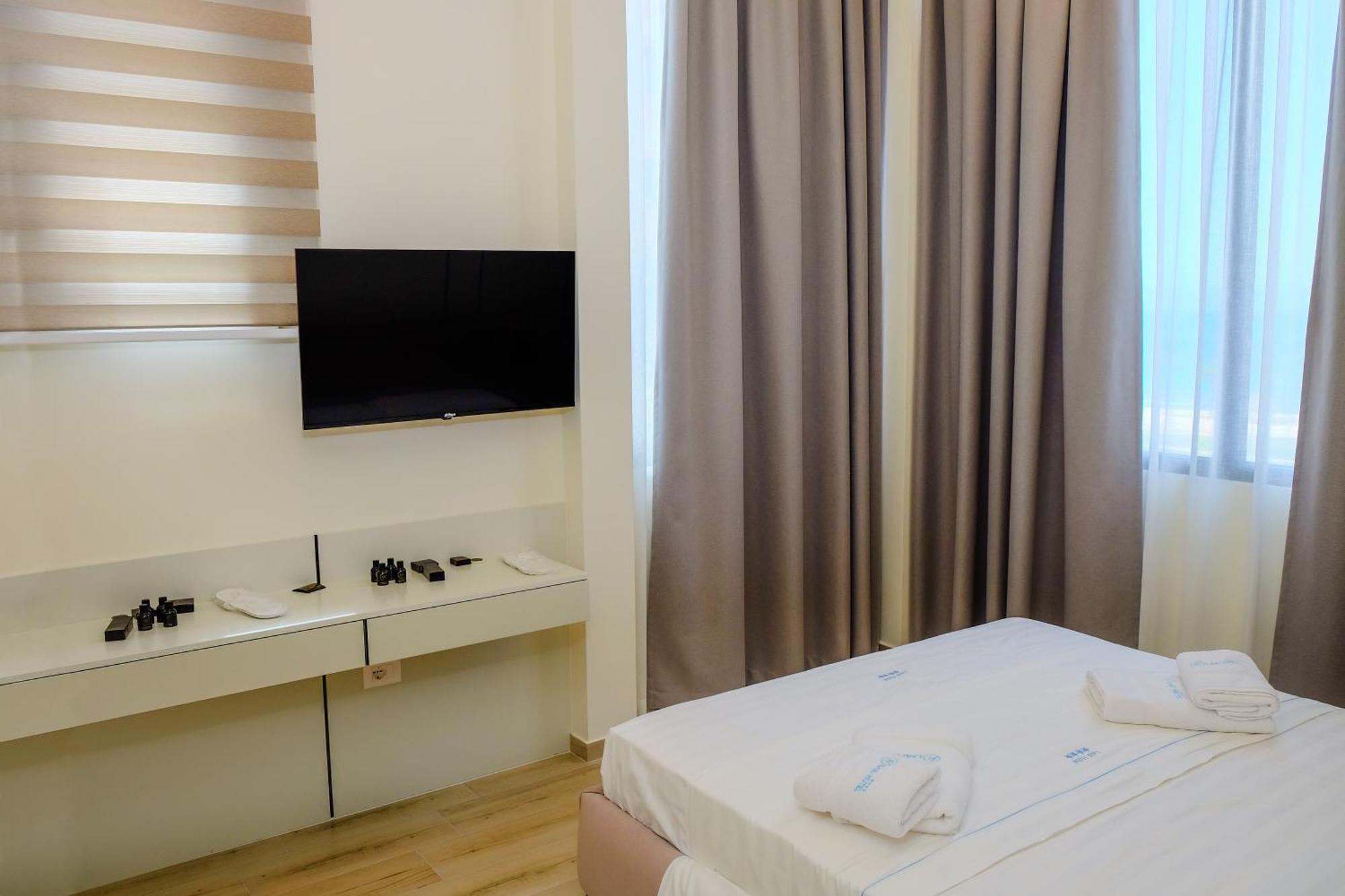 Laid Hotel Vlorë エクステリア 写真