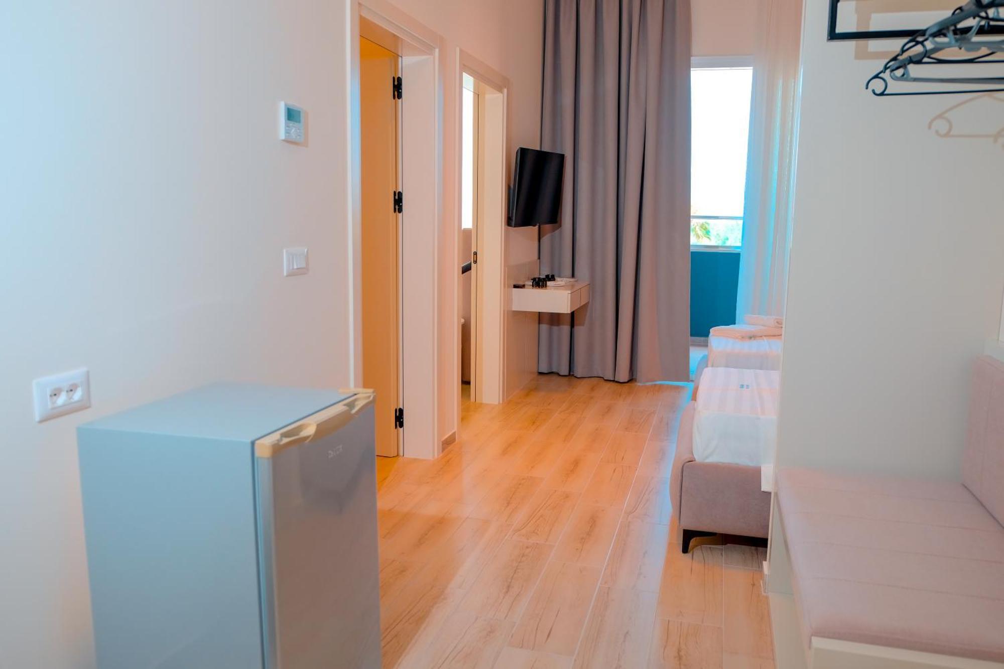 Laid Hotel Vlorë エクステリア 写真
