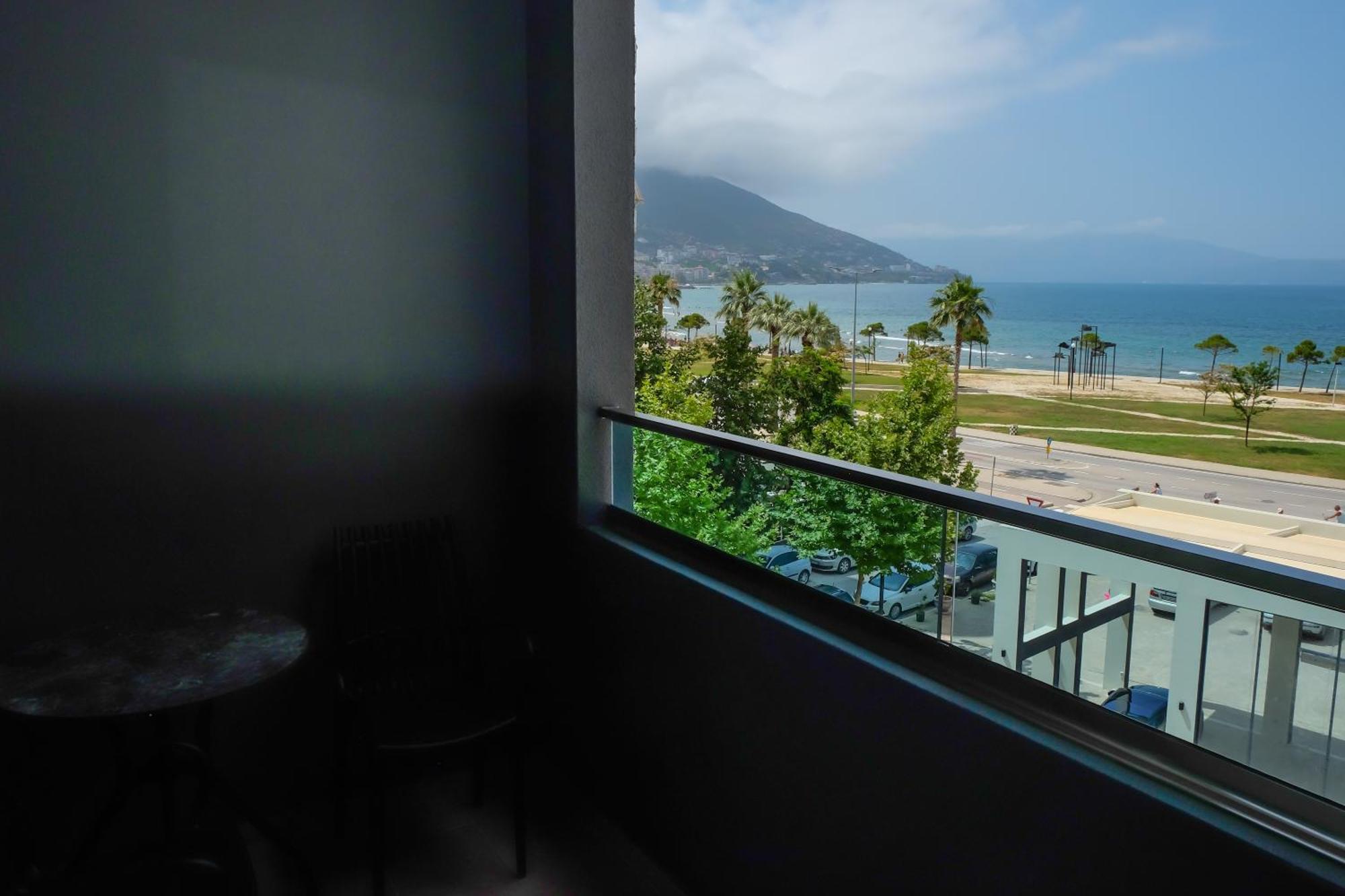Laid Hotel Vlorë エクステリア 写真