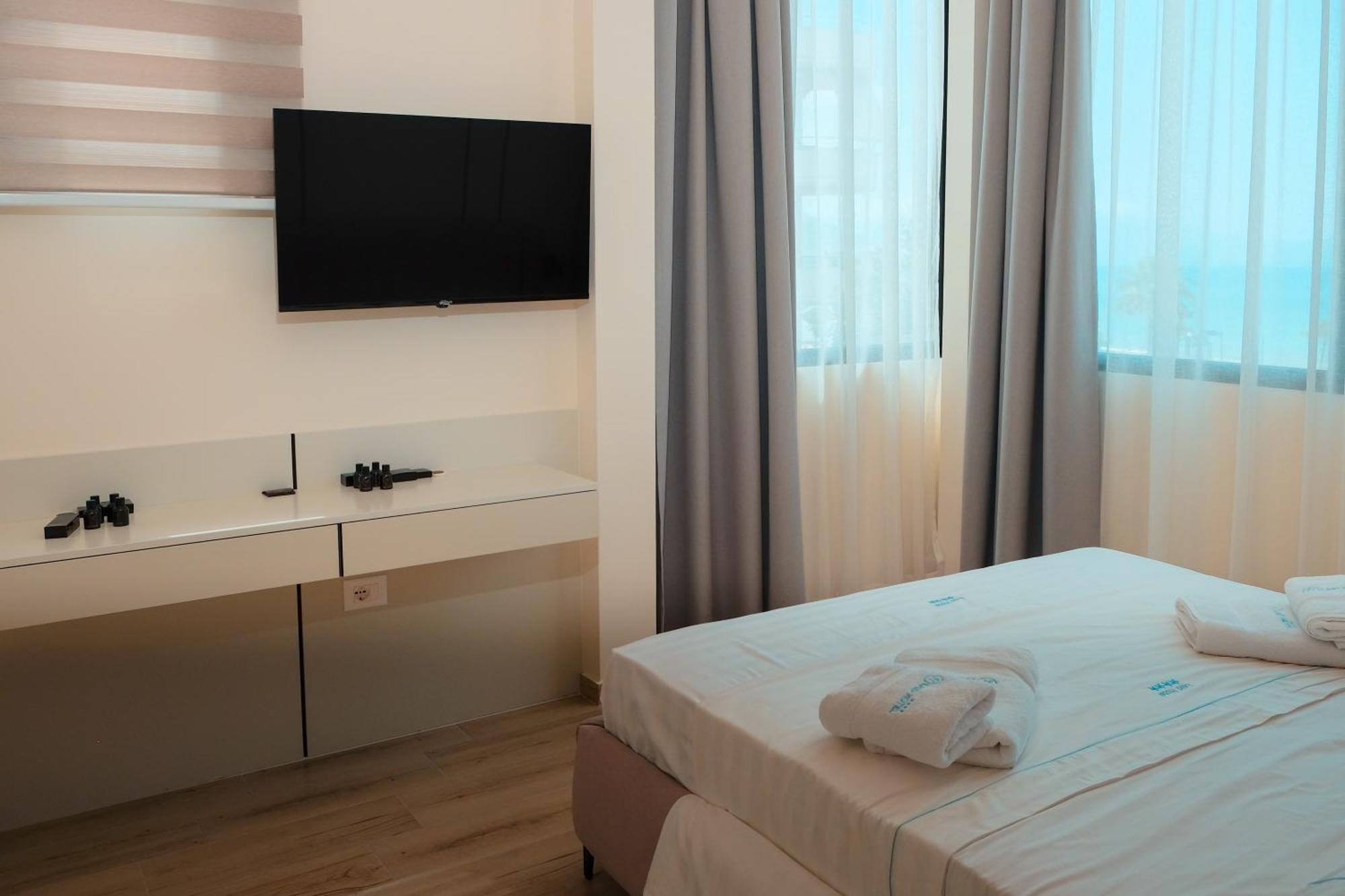 Laid Hotel Vlorë エクステリア 写真