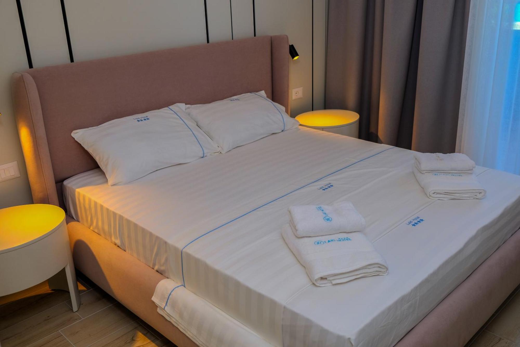Laid Hotel Vlorë エクステリア 写真