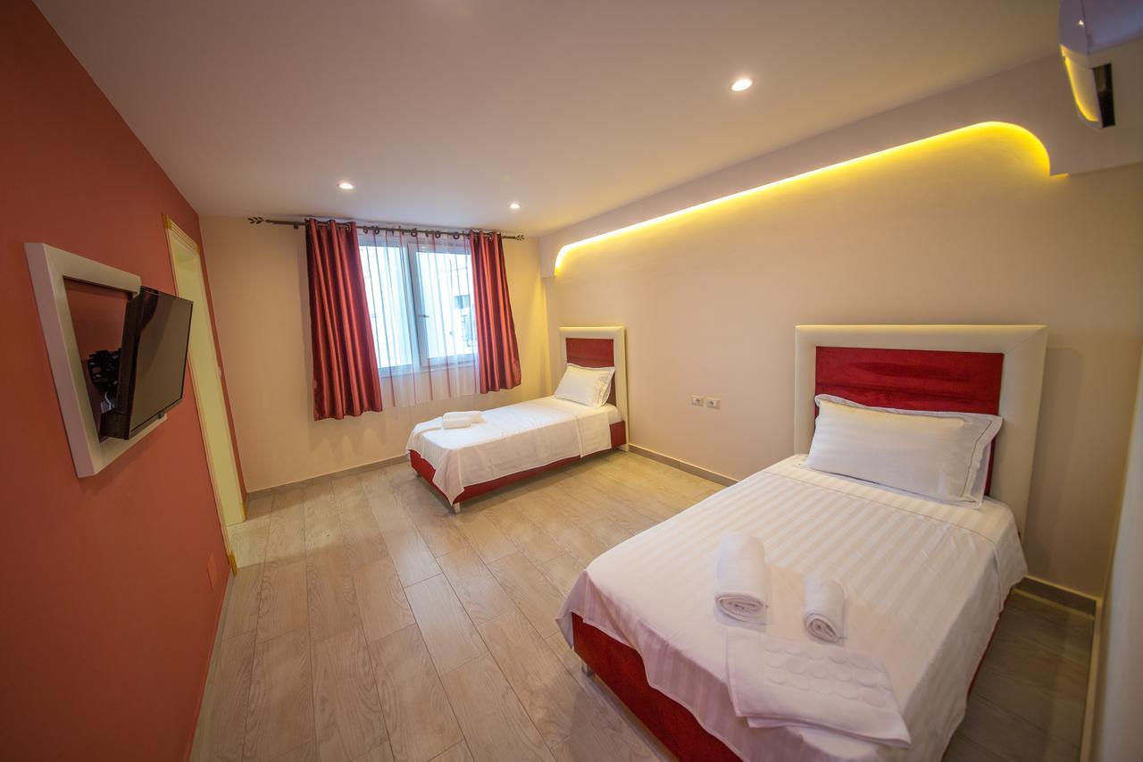 Laid Hotel Vlorë エクステリア 写真