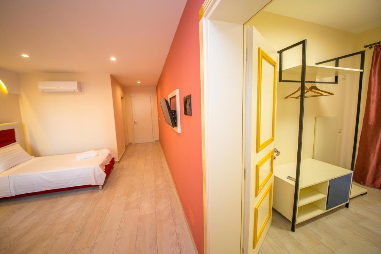 Laid Hotel Vlorë エクステリア 写真