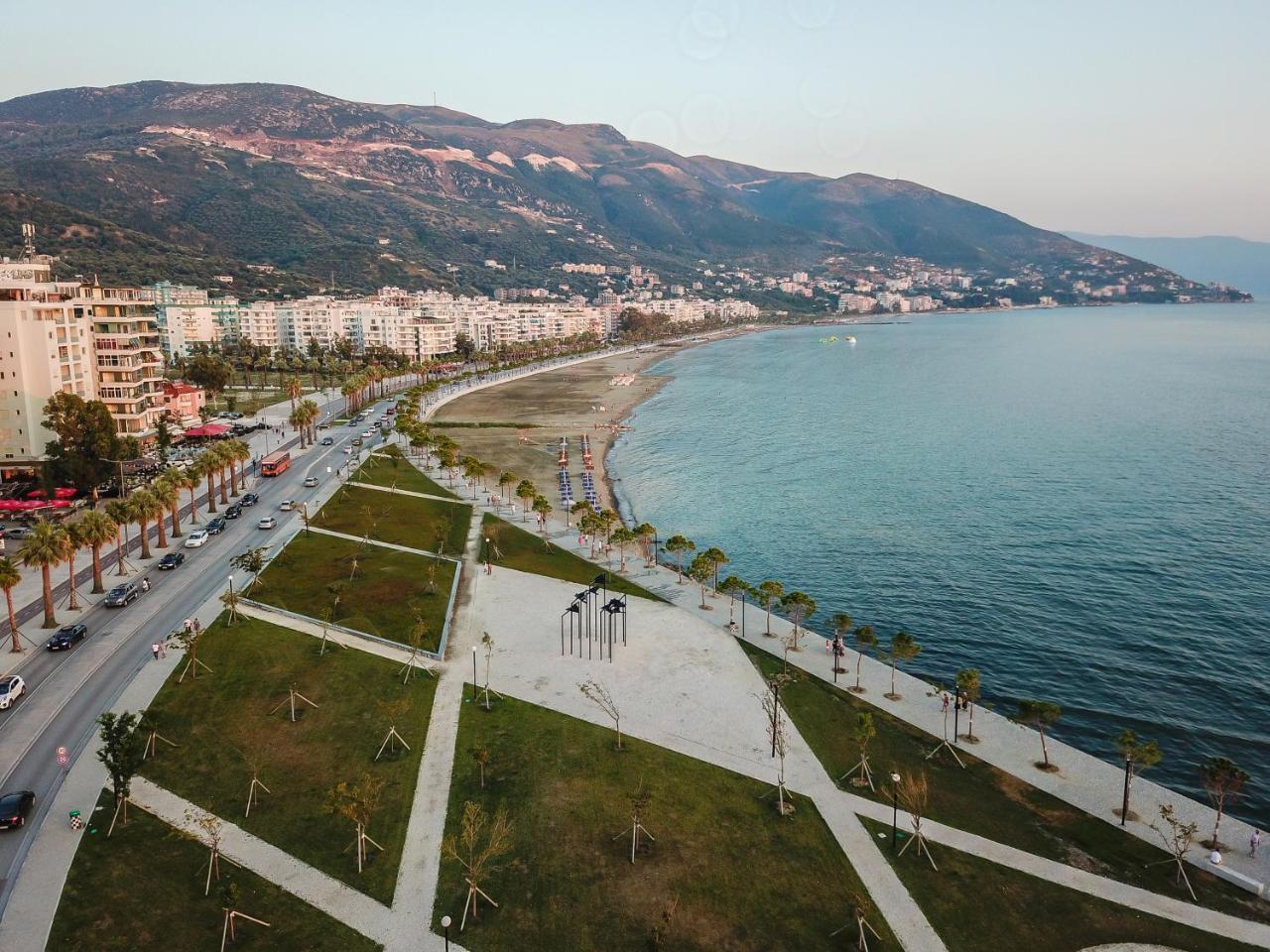 Laid Hotel Vlorë エクステリア 写真